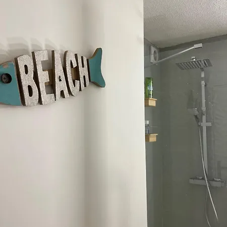 Apartment 50m De La *