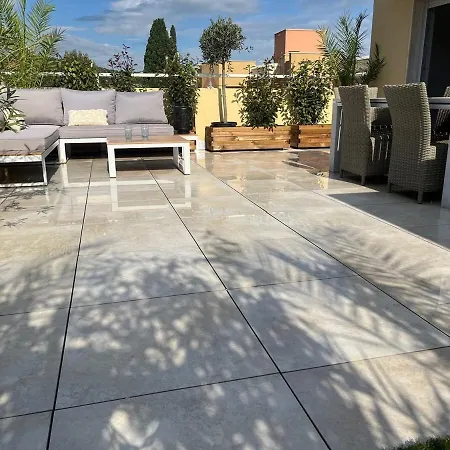 50m De La Apartment