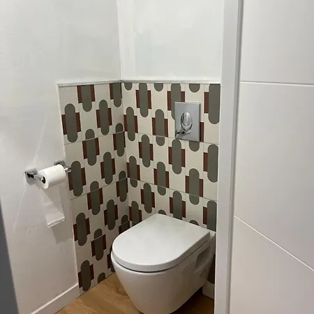 50m De La Apartment *