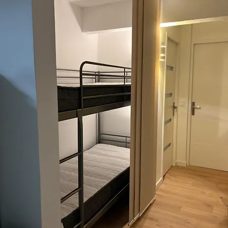 Apartment 50m De La